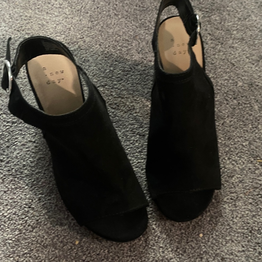 LAST CHANCE A New Day black heels open toe EUC 7.5